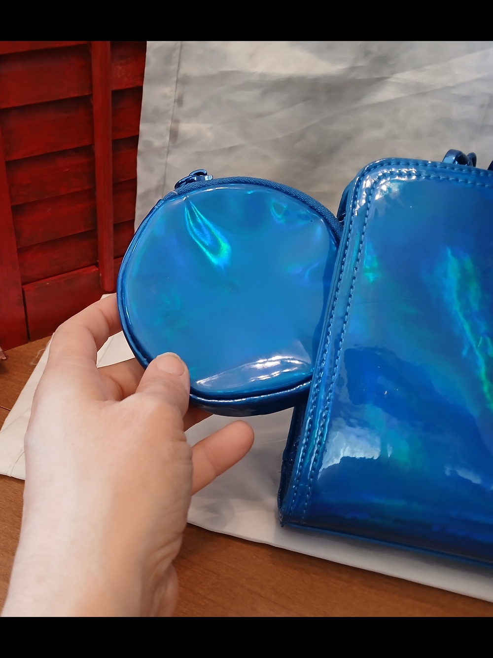 Steve Madden NWOT Irridescent Blue Crossbody Bag - Women's Shoulder Purse - Picture 4 of 9